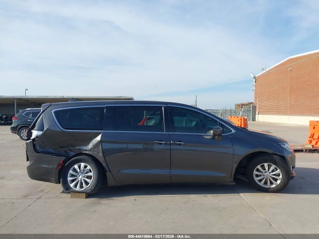 Chrysler Pacifica Touring Plus