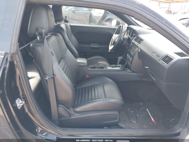 Dodge Challenger Sxt