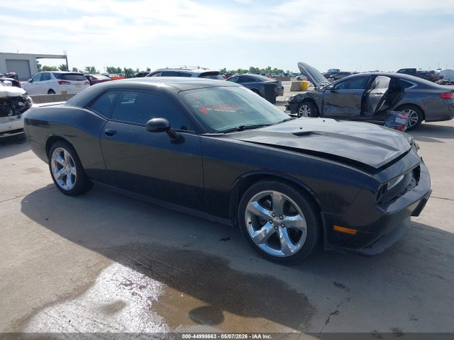 Salvage Dodge Challenger Image