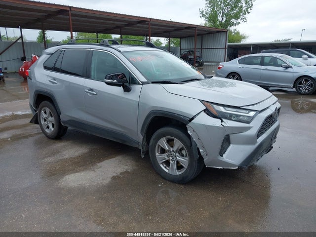 Salvage Toyota RAV4 Image