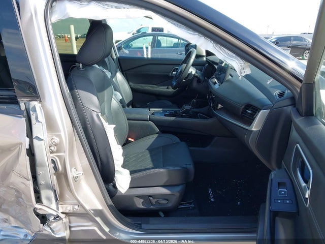 Nissan Rogue Platinum