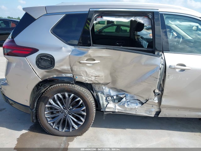 Nissan Rogue Platinum