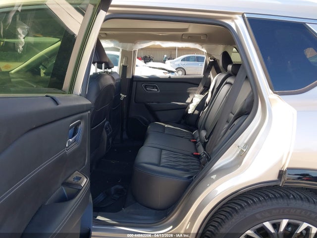 Nissan Rogue Platinum