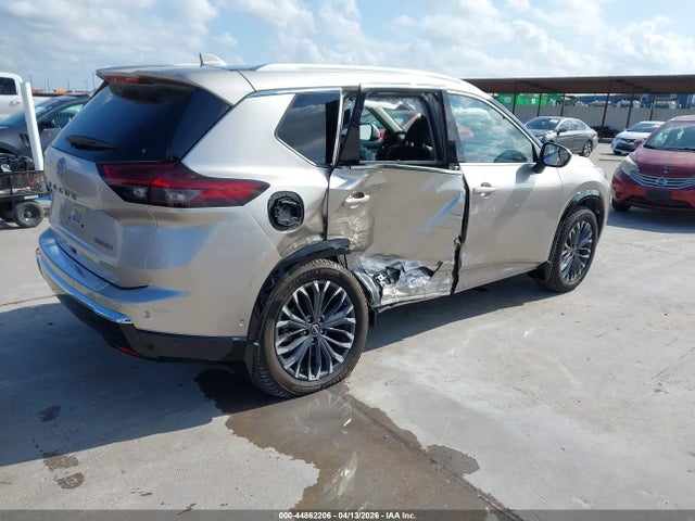 Nissan Rogue Platinum