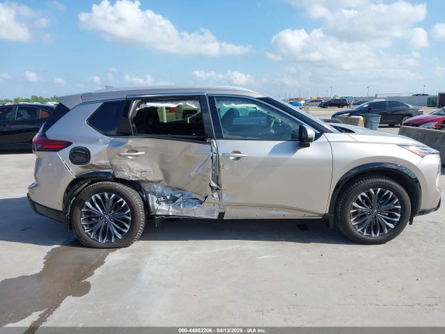 Nissan Rogue Platinum