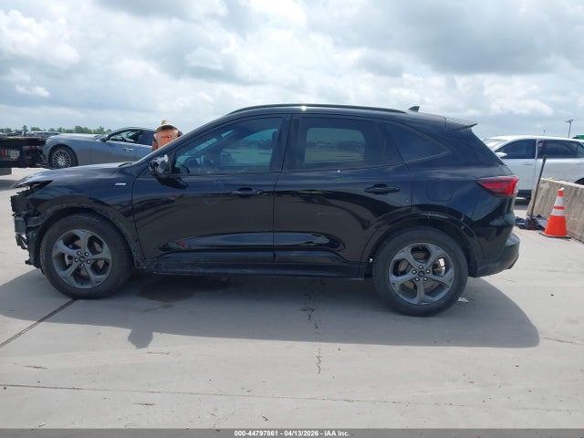 Ford Escape St-line