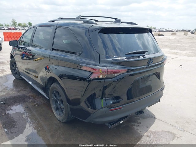 Toyota Sienna Woodland Edition