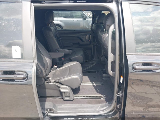 Toyota Sienna Woodland Edition