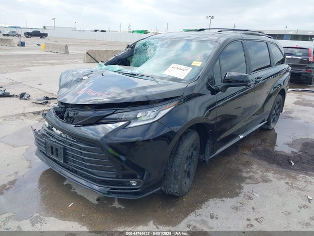 Toyota Sienna Woodland Edition