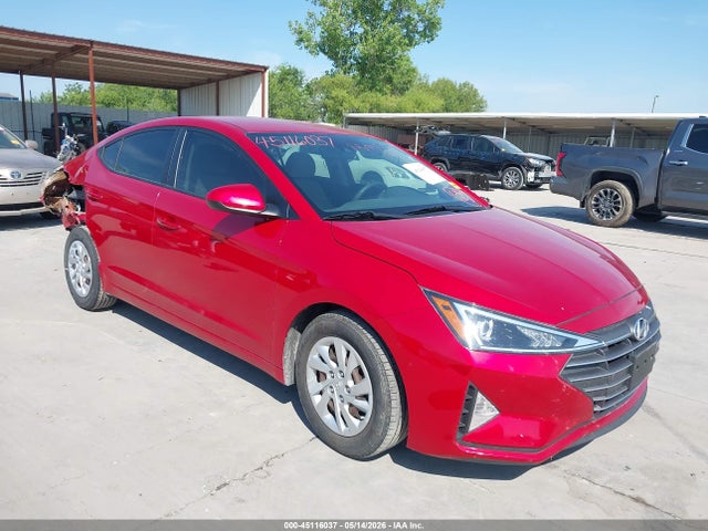 Salvage Hyundai ELANTRA Image