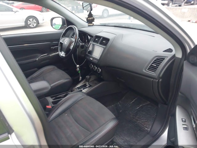 Mitsubishi Outlander 2.4 Se