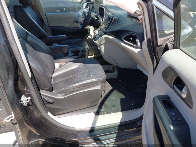 Chrysler Pacifica Touring L