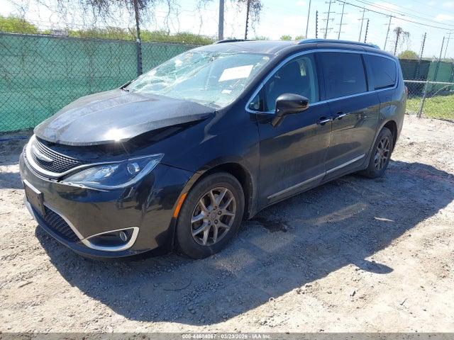 Chrysler Pacifica Touring L