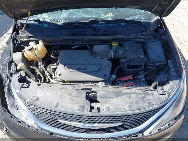 Chrysler Pacifica Touring L