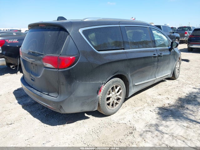 Chrysler Pacifica Touring L