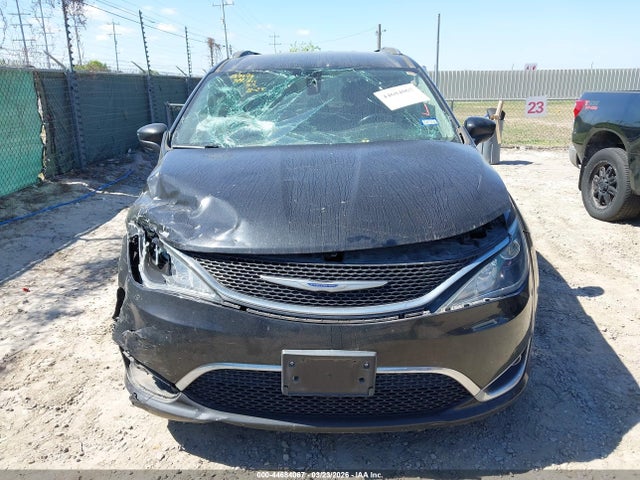Chrysler Pacifica Touring L