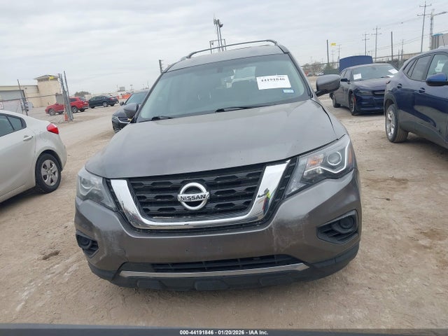 Nissan Pathfinder S