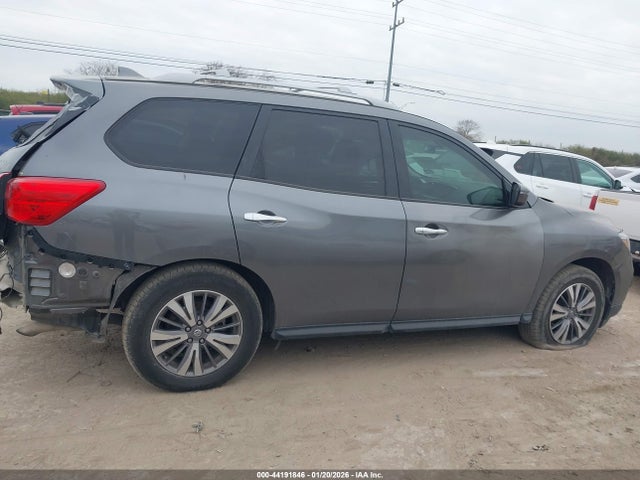 Nissan Pathfinder S