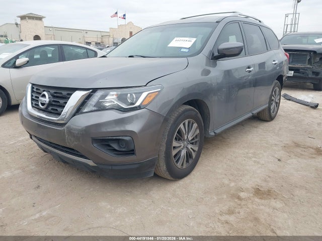 Nissan Pathfinder S