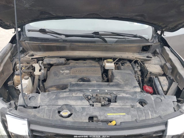 Nissan Pathfinder S