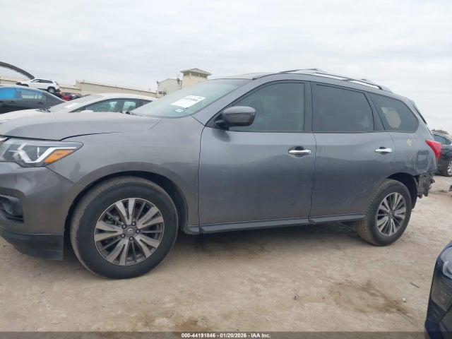 Nissan Pathfinder S