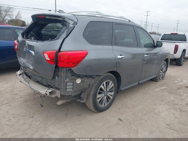 Nissan Pathfinder S