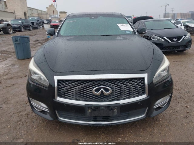 INFINITI Q70 3.7