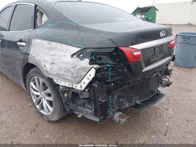 INFINITI Q70 3.7