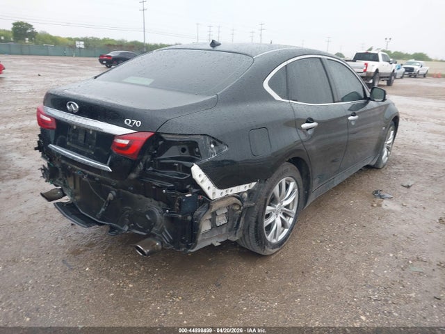 INFINITI Q70 3.7
