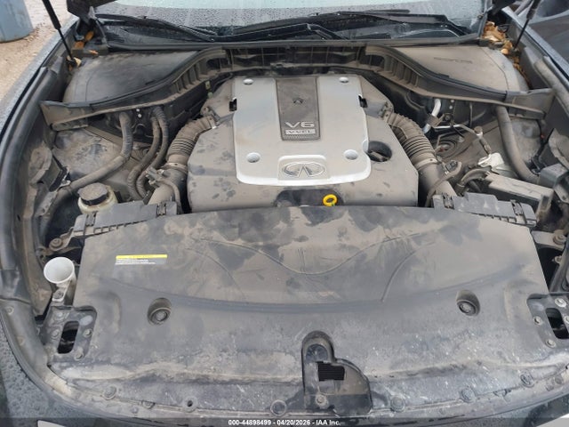 INFINITI Q70 3.7