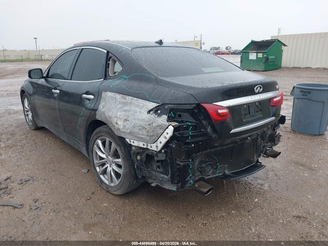 INFINITI Q70 3.7