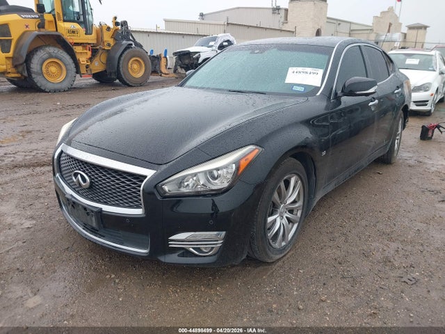 INFINITI Q70 3.7