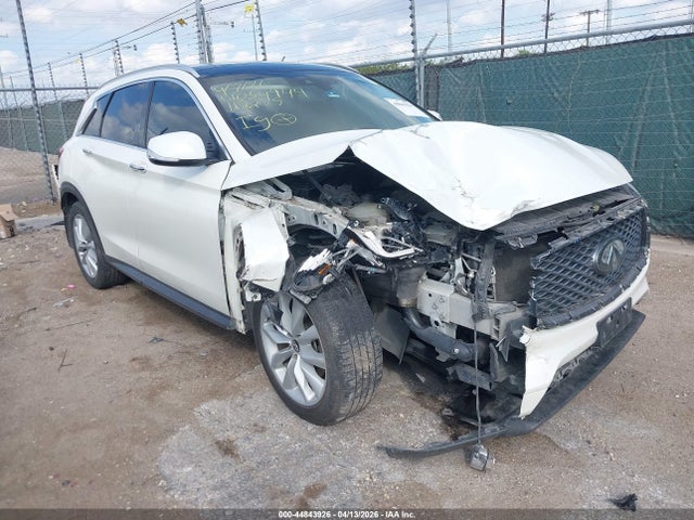 Salvage INFINITI Qx Image