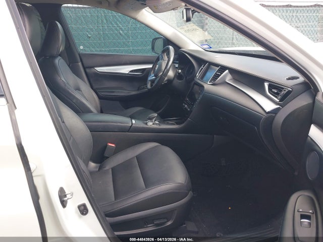 INFINITI Qx Luxe