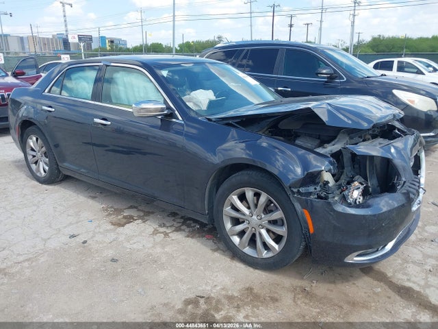 Salvage Chrysler 300 Image