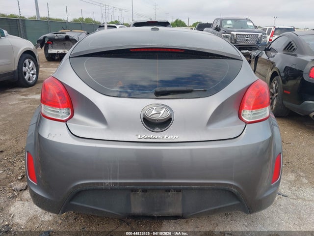 Hyundai VELOSTER
