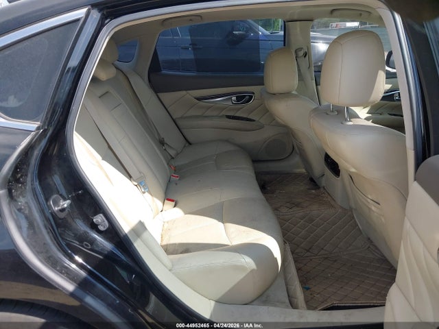 INFINITI Q70L 3.7