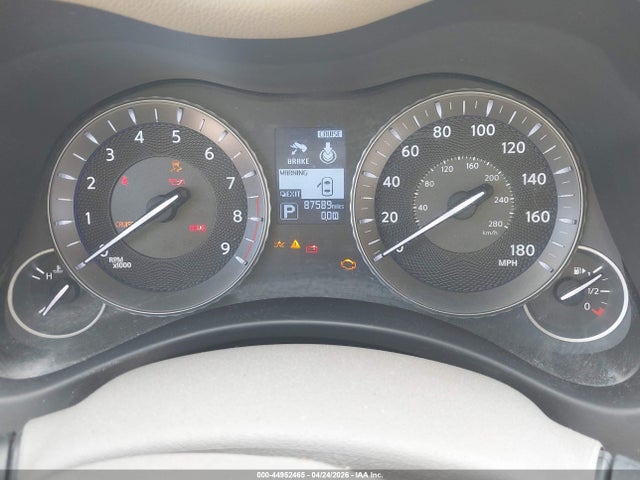 INFINITI Q70L 3.7