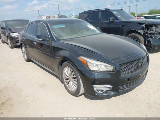 Salvage INFINITI Q70L Image