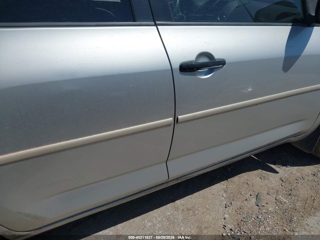 Toyota RAV4 Base V6