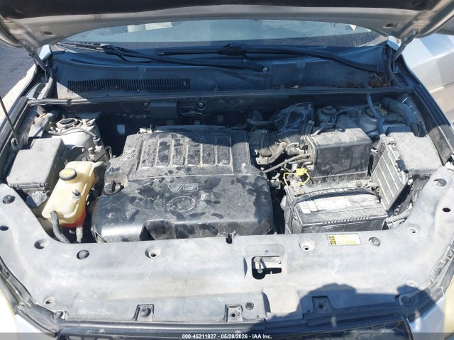 Toyota RAV4 Base V6