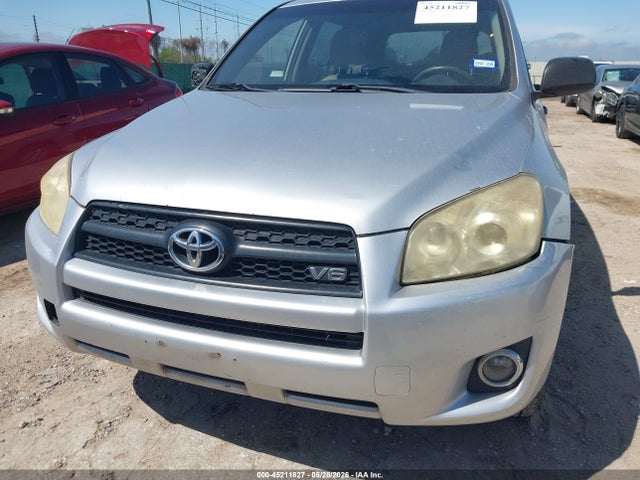 Toyota RAV4 Base V6