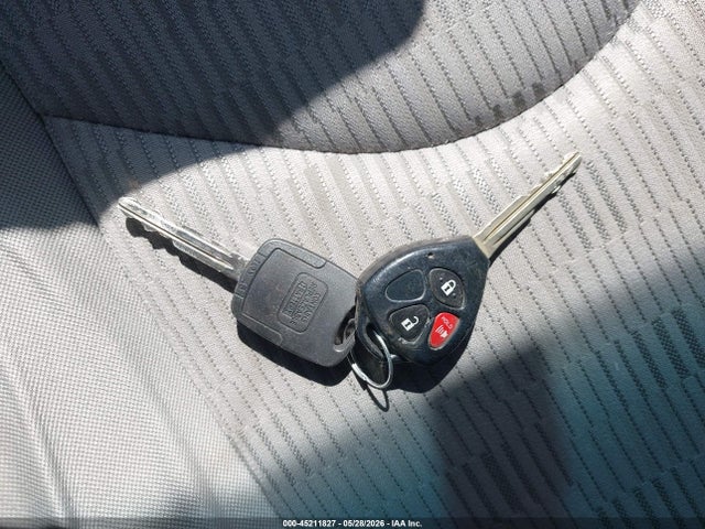 Toyota RAV4 Base V6