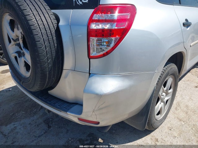 Toyota RAV4 Base V6