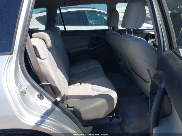 Toyota RAV4 Base V6