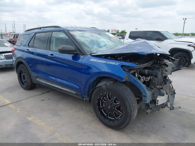 Salvage Ford Explorer Image