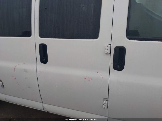 Chevrolet Express Lt