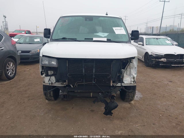 Chevrolet Express Lt