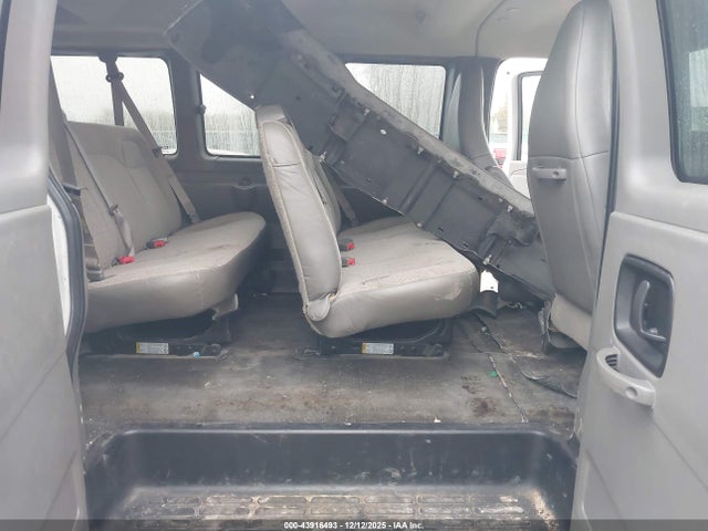 Chevrolet Express Lt