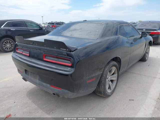 Dodge Challenger Sxt